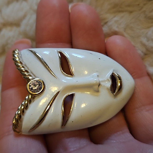 #0127 Masked Woman Pin, White Rhinestone,  White ENAMEL Face Brooch 80s - Picture 2 of 3